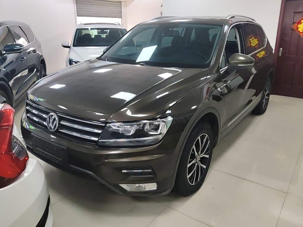 Tiguan L 2017 330TSI AT RWD Luxury