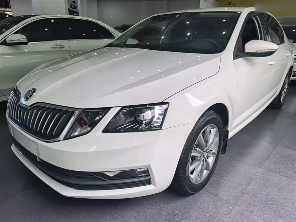 Octavia 2019 TSI230 DSGComfort China VI