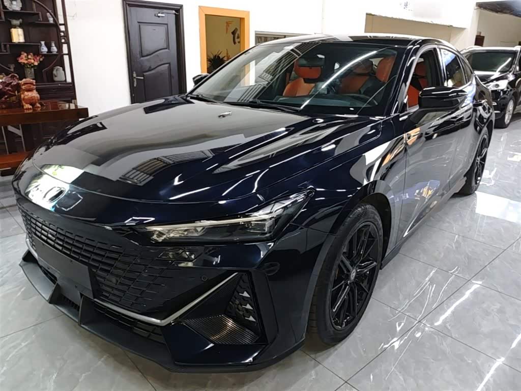 UNI-V 2022 1.5T Premium