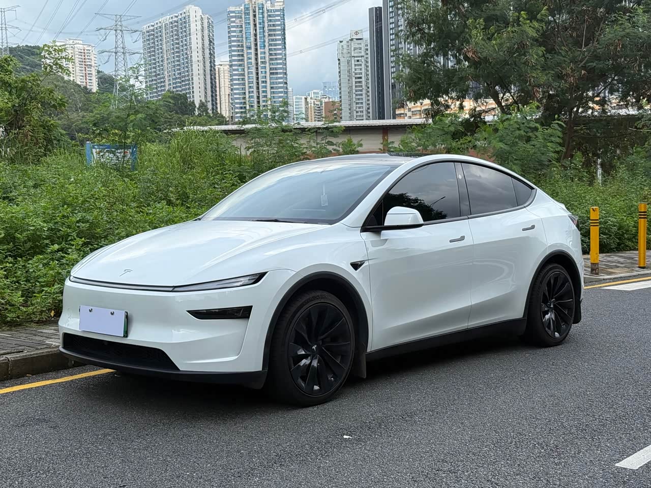 Model Y 2025 RWD