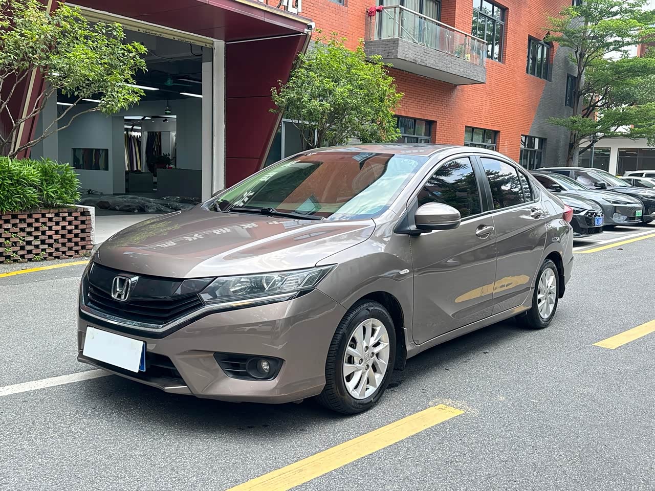 Greiz 2016 1.5L CVT