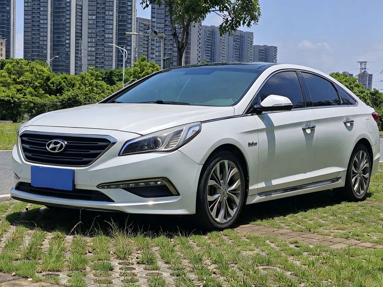 Sonata 2015 1.6T GLX Leading