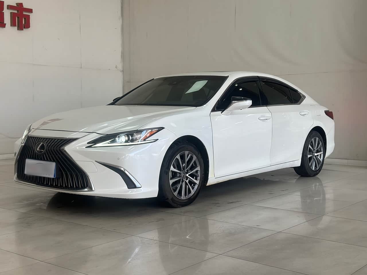 LexusES 2022 200 Luxury