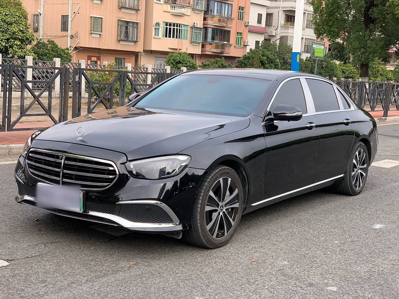 Mercedes-BenzE-Class EV 2022 E 350 e L PHEV