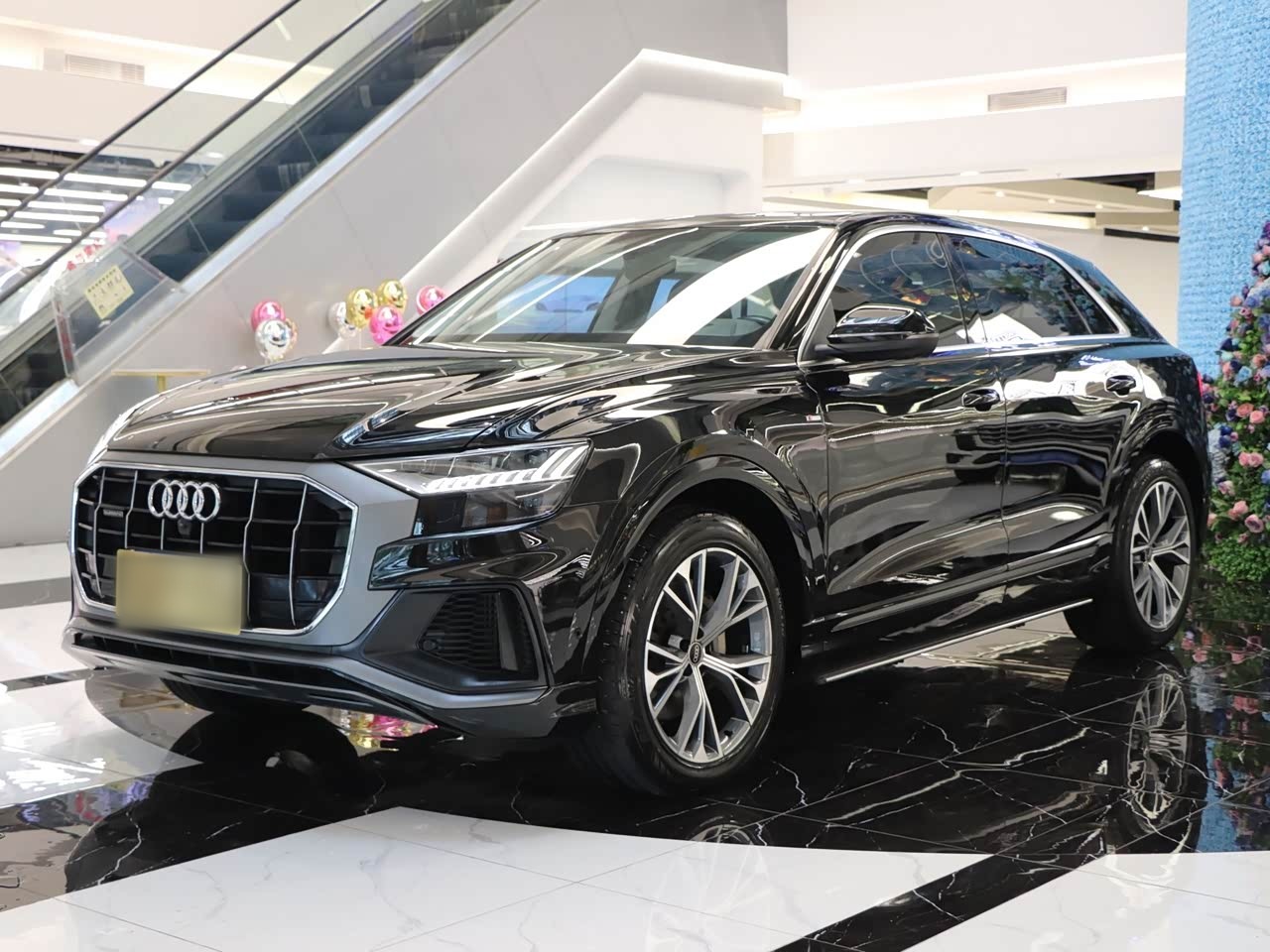 AudiQ8 2022 55 TFSI Luxury Dynamic