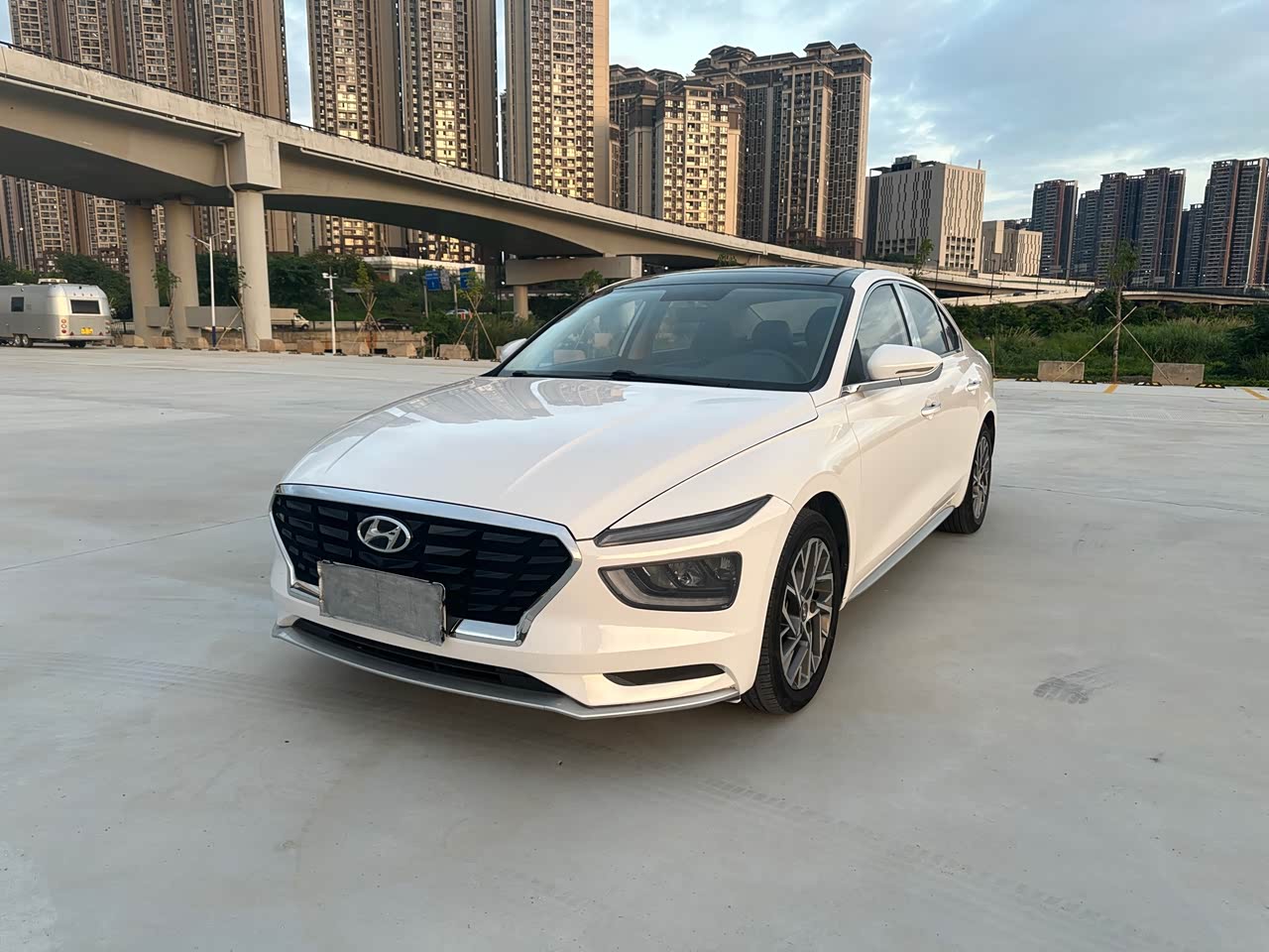 Mistra 2021 1.8L CVT GLXElite