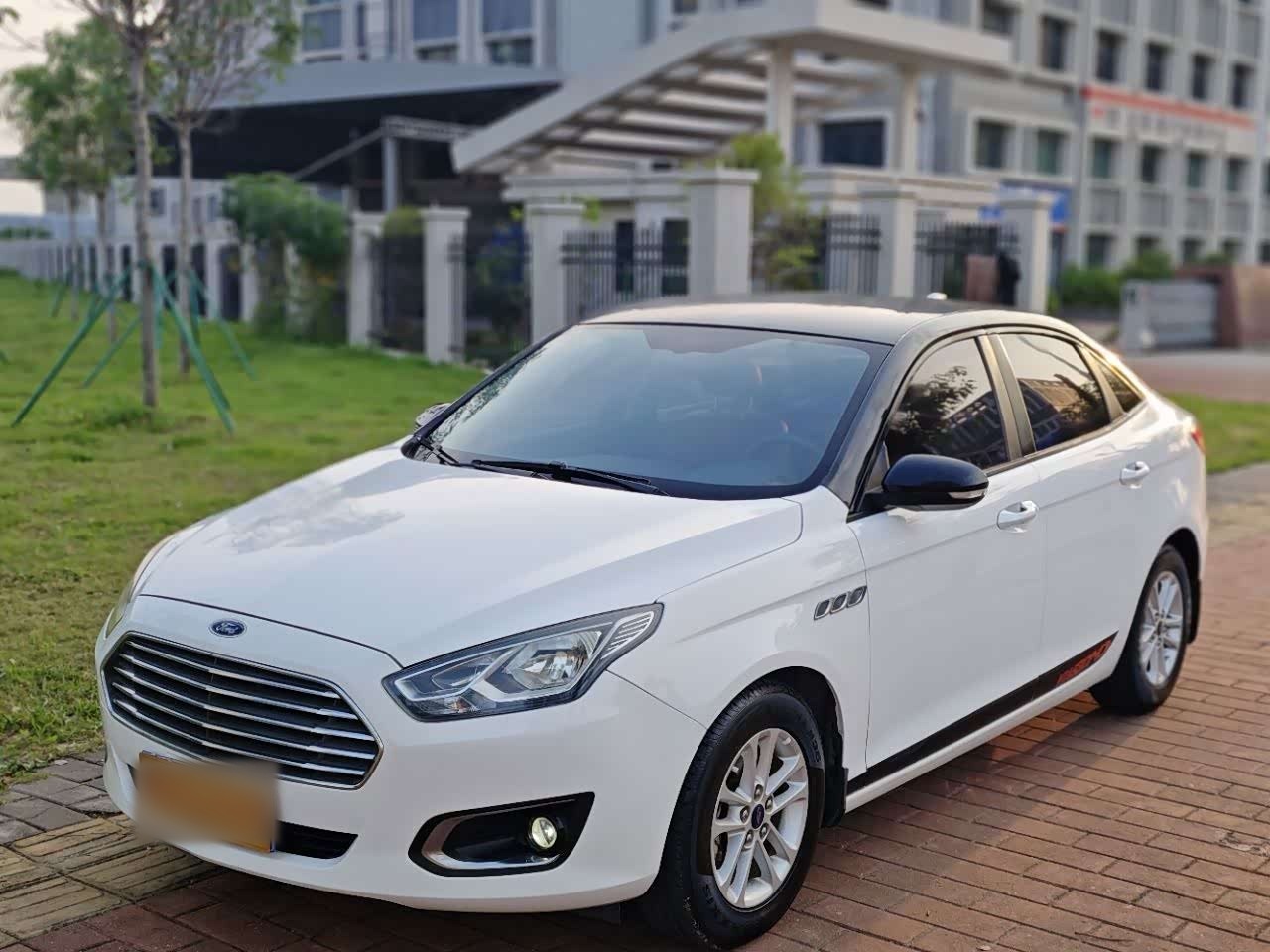 Escort 2019 Facelift 1.5L MT China V