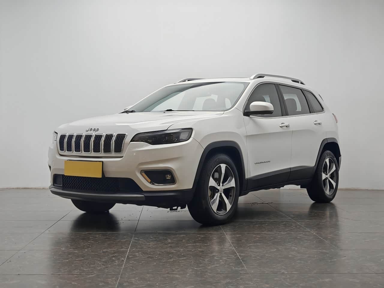 Cherokee 2020 2.0T RWD Leading