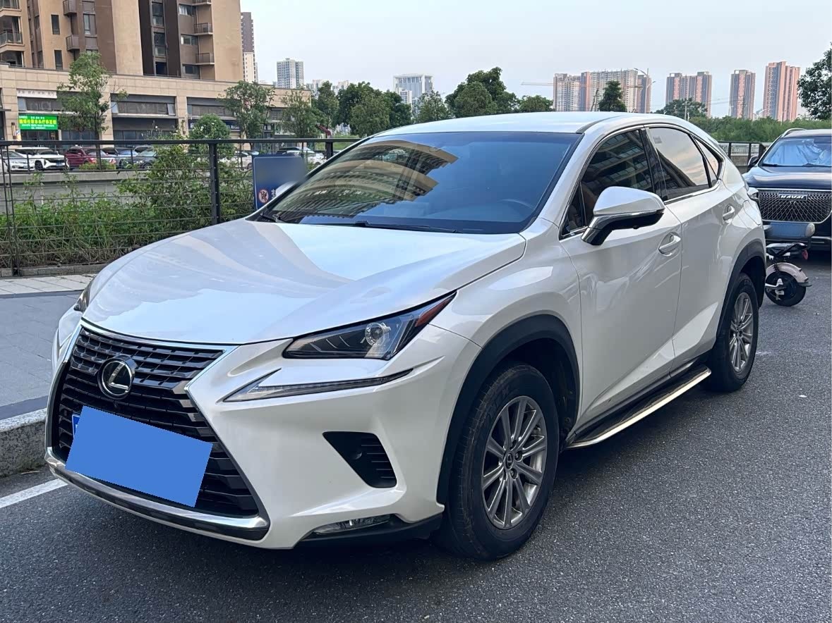 LexusNX 2018 300 FWD
