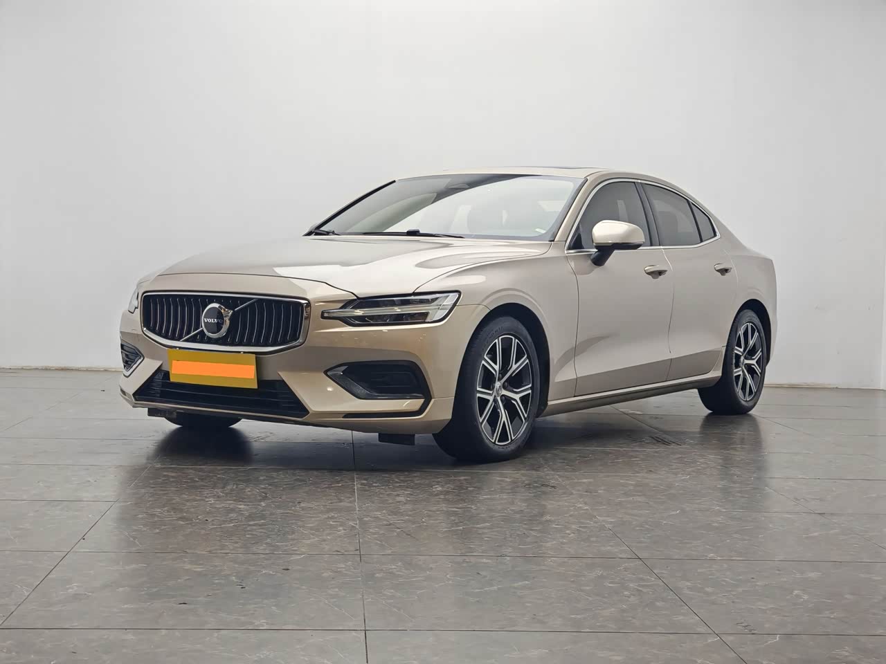 S60 2023 B4 Luxury