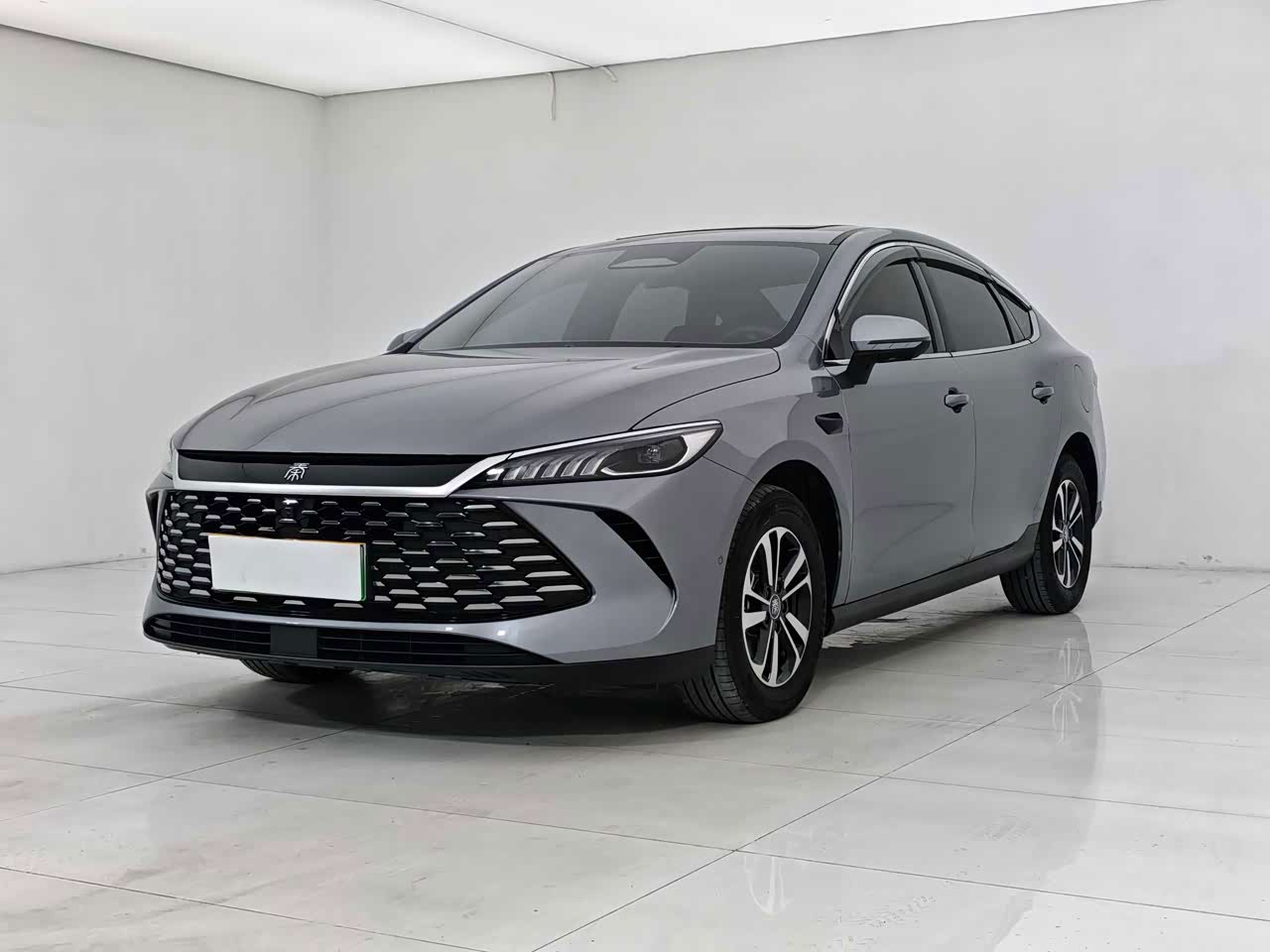 Qin PLUS 2025 DM-i ADAS 120KM