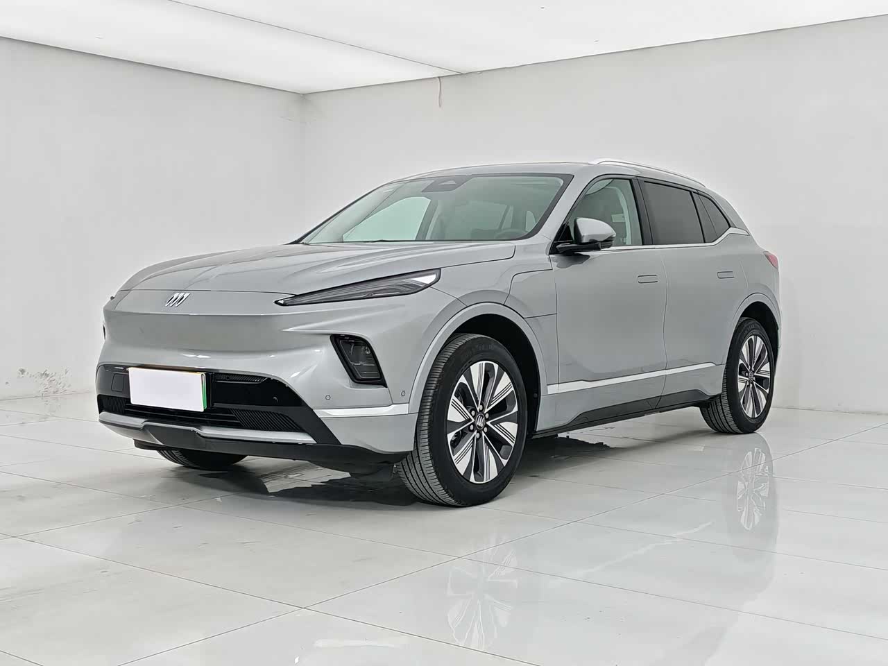 E5 2025 620KM Exclusive