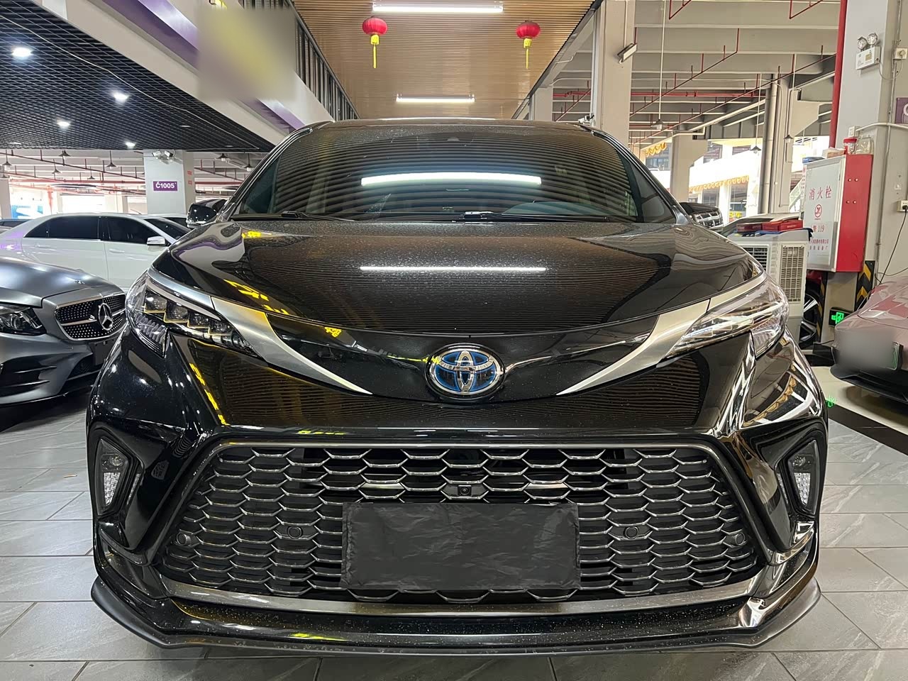 Granvia 2023 2.5L Hybrid Premium PLUS