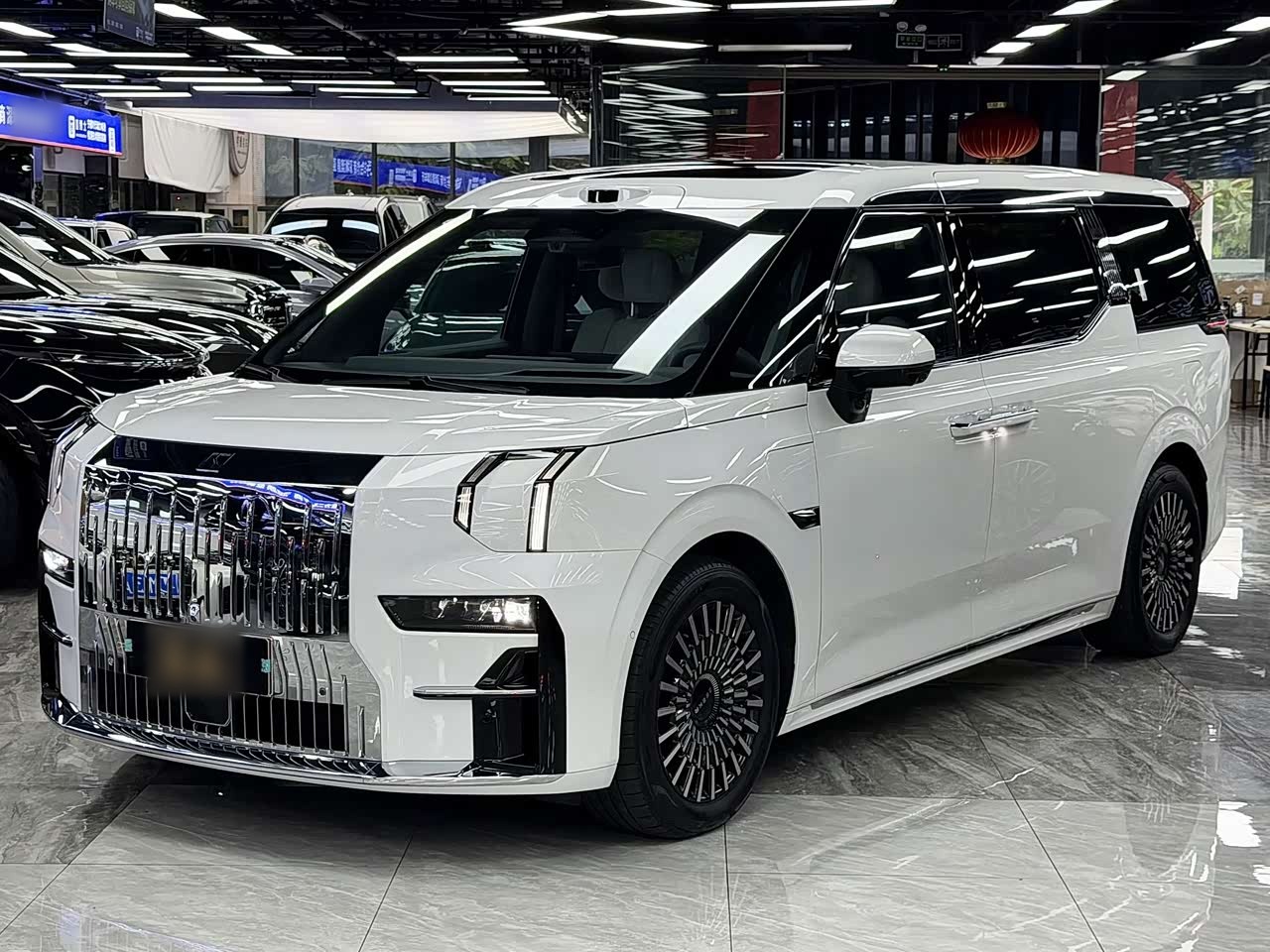 009 2024 7-Seater AWD 108kWh