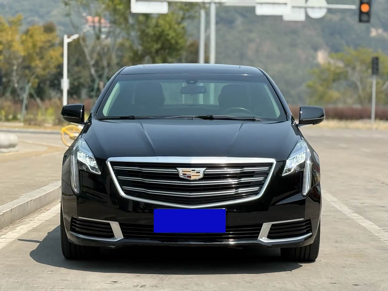 XTS 2018 28T Tech