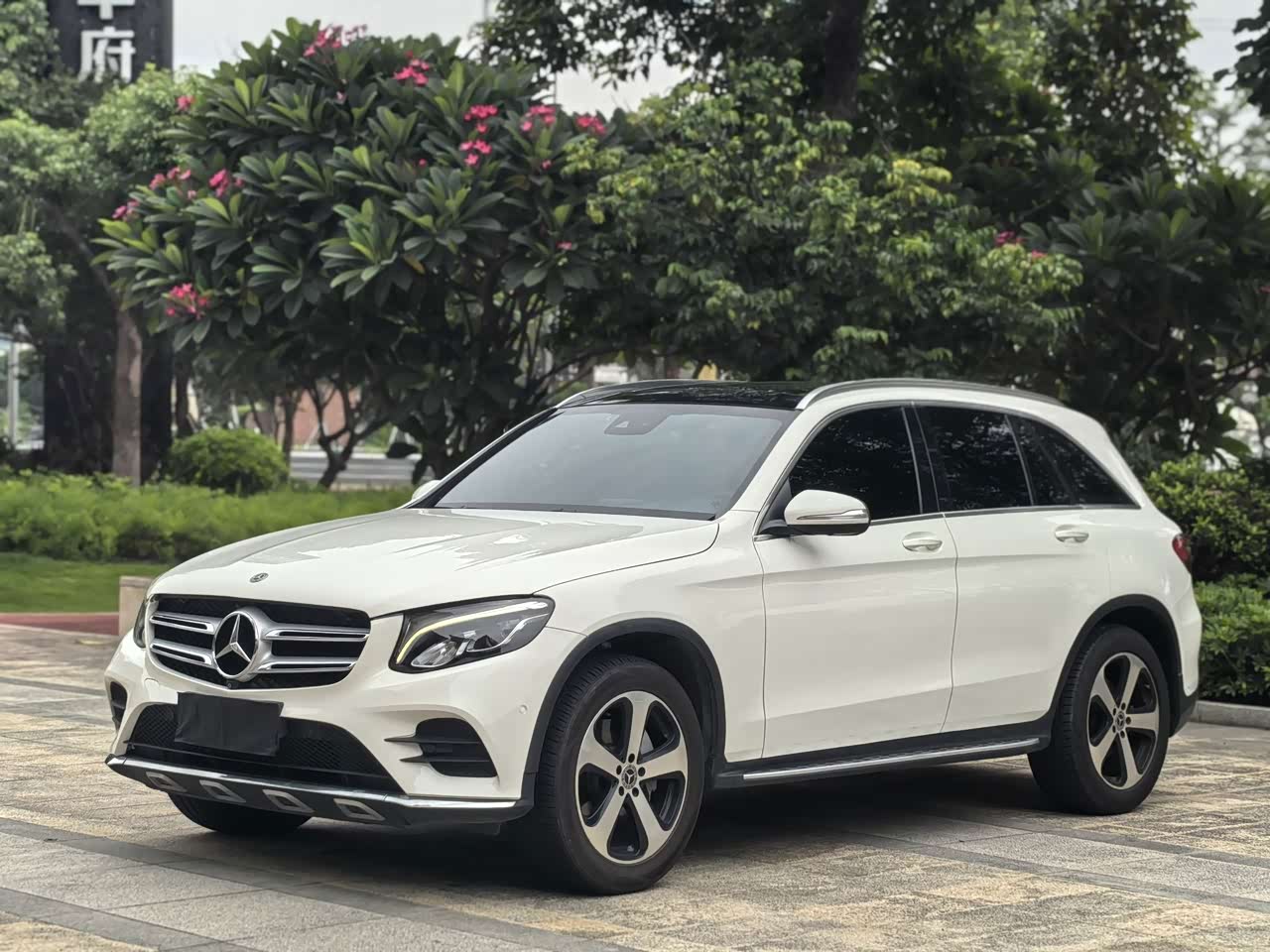 Mercedes-BenzGLC 2018 GLC 260 4MATIC Luxury