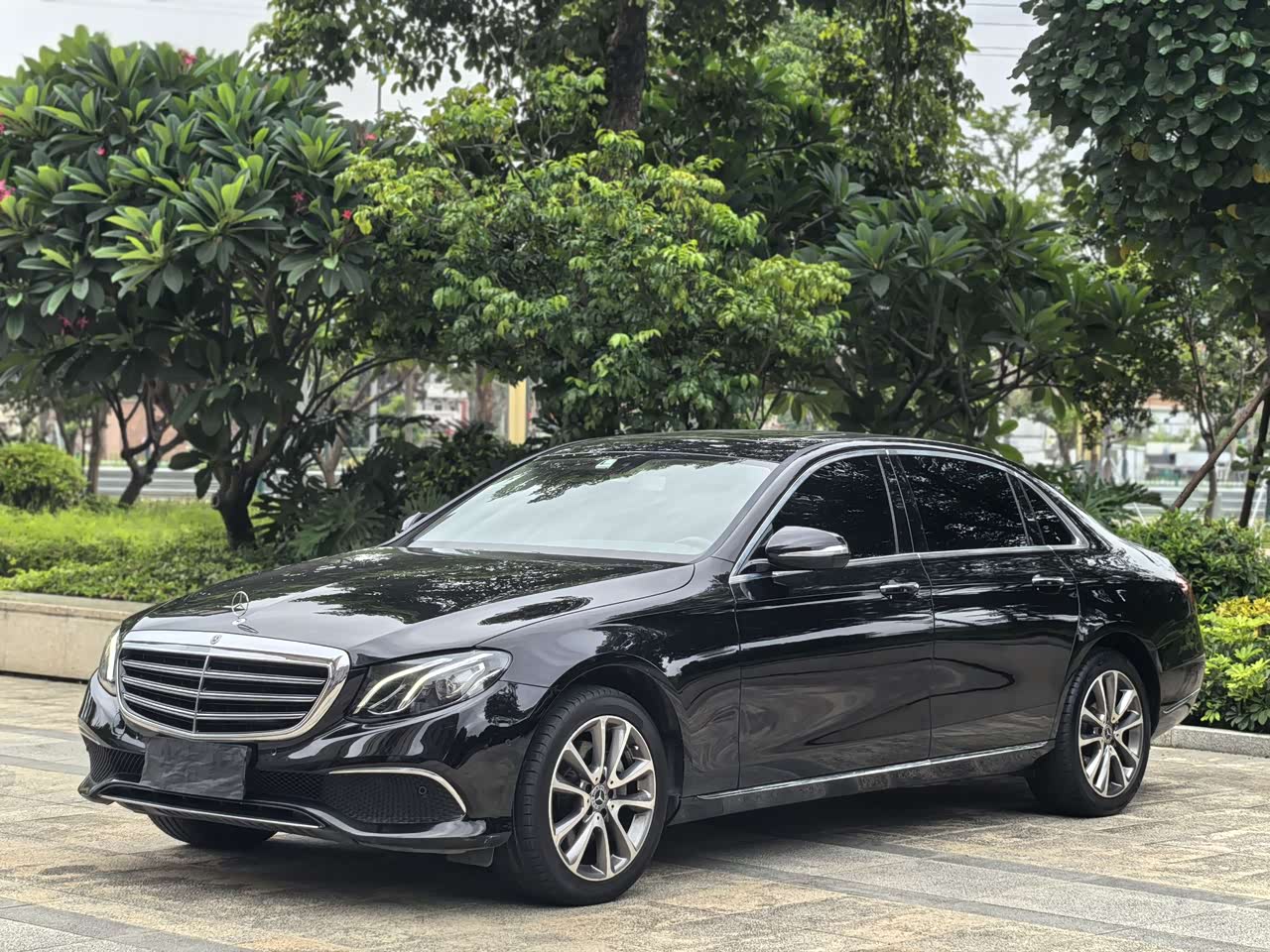 Mercedes-BenzE-Class 2019 E 200 L