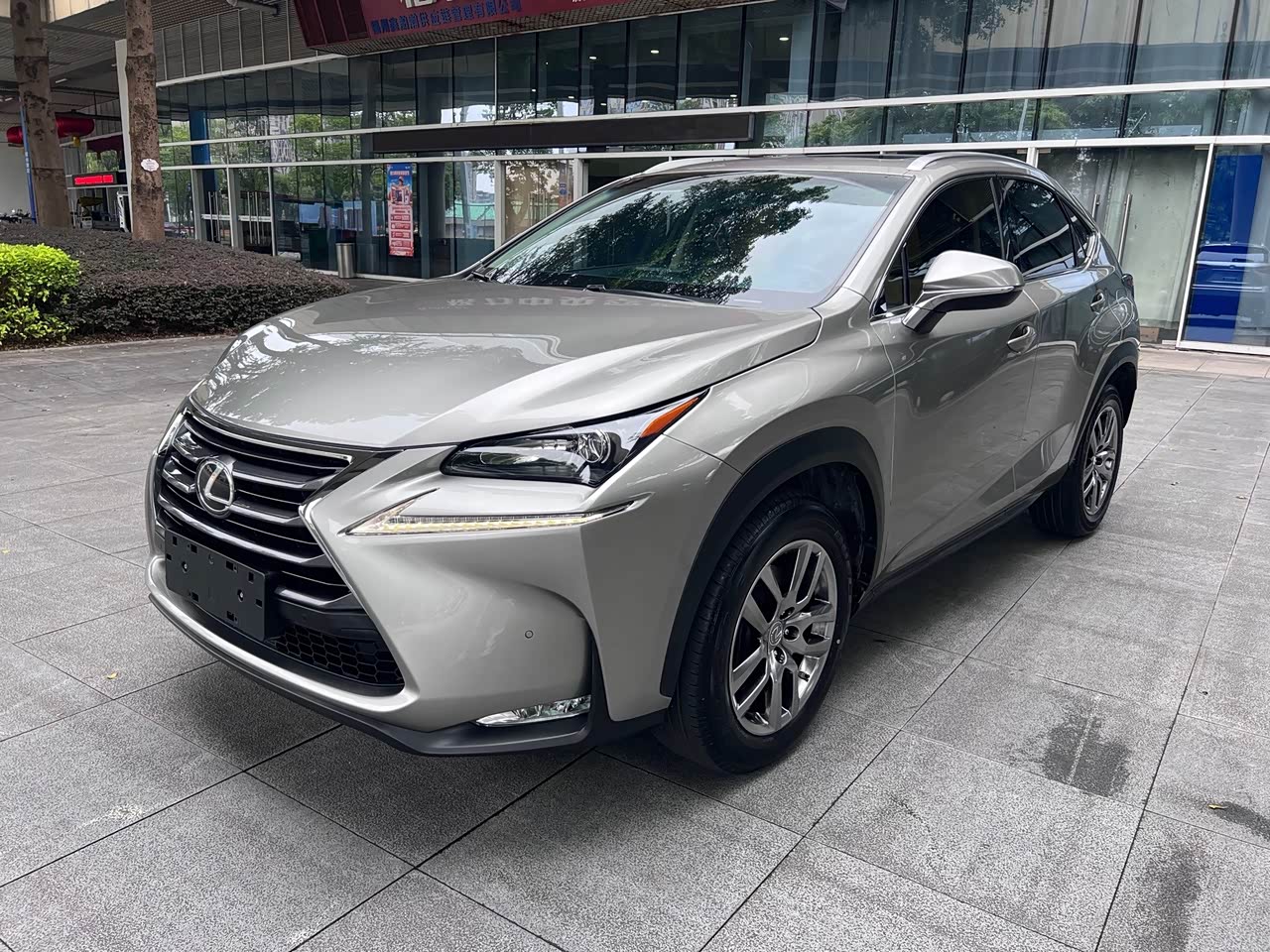 LexusNX 2015 200t