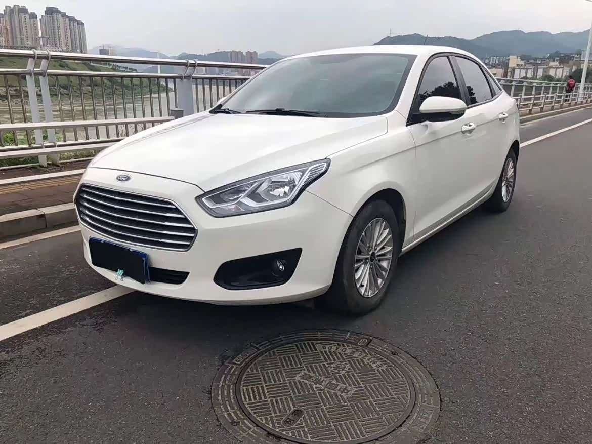 Escort 2017 Facelift 1.5L MT Comfort