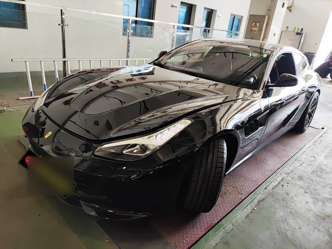 GTC4Lusso 2017 3.9T V8