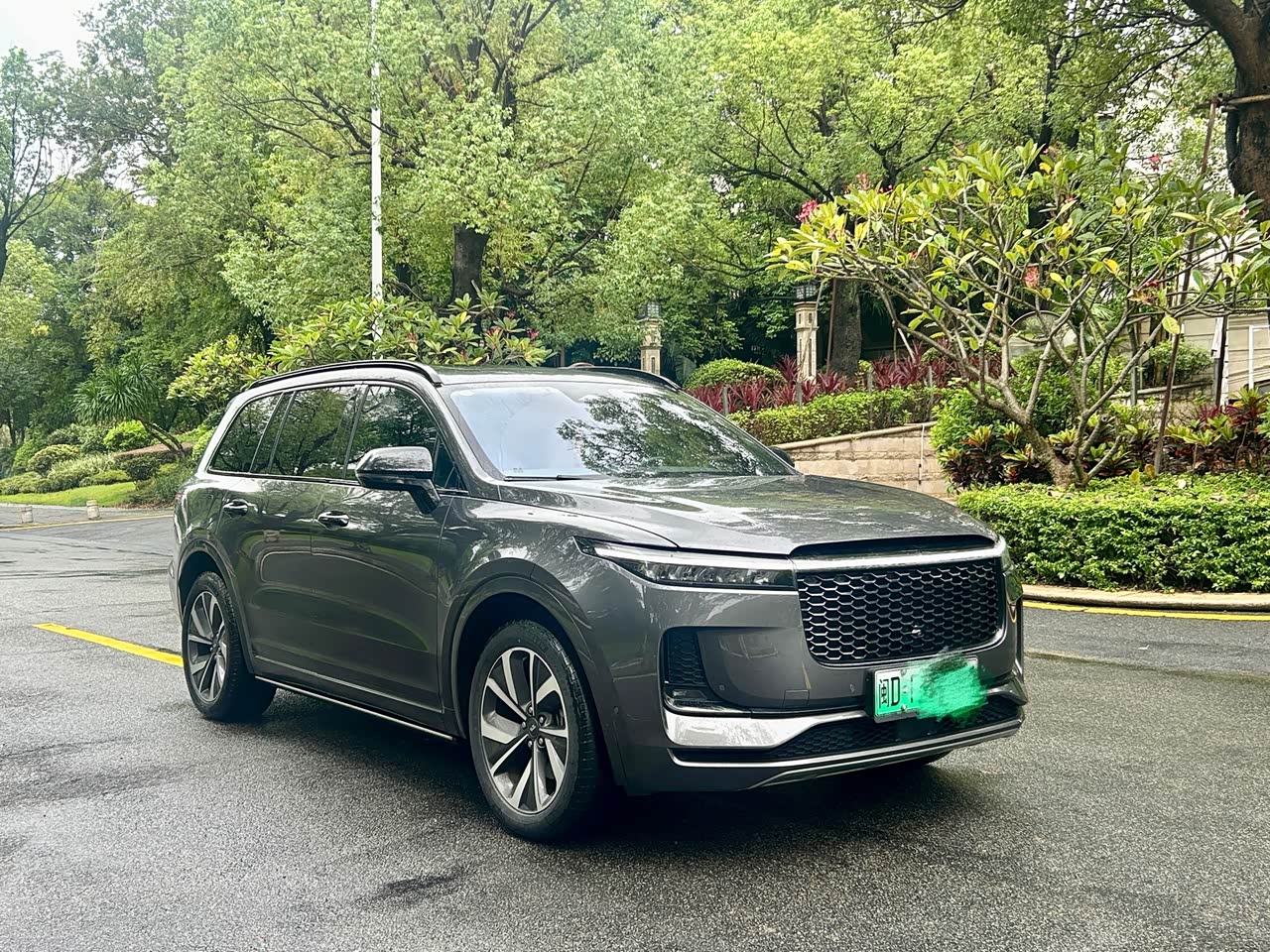 ONE 2021 EREV 6-Seater