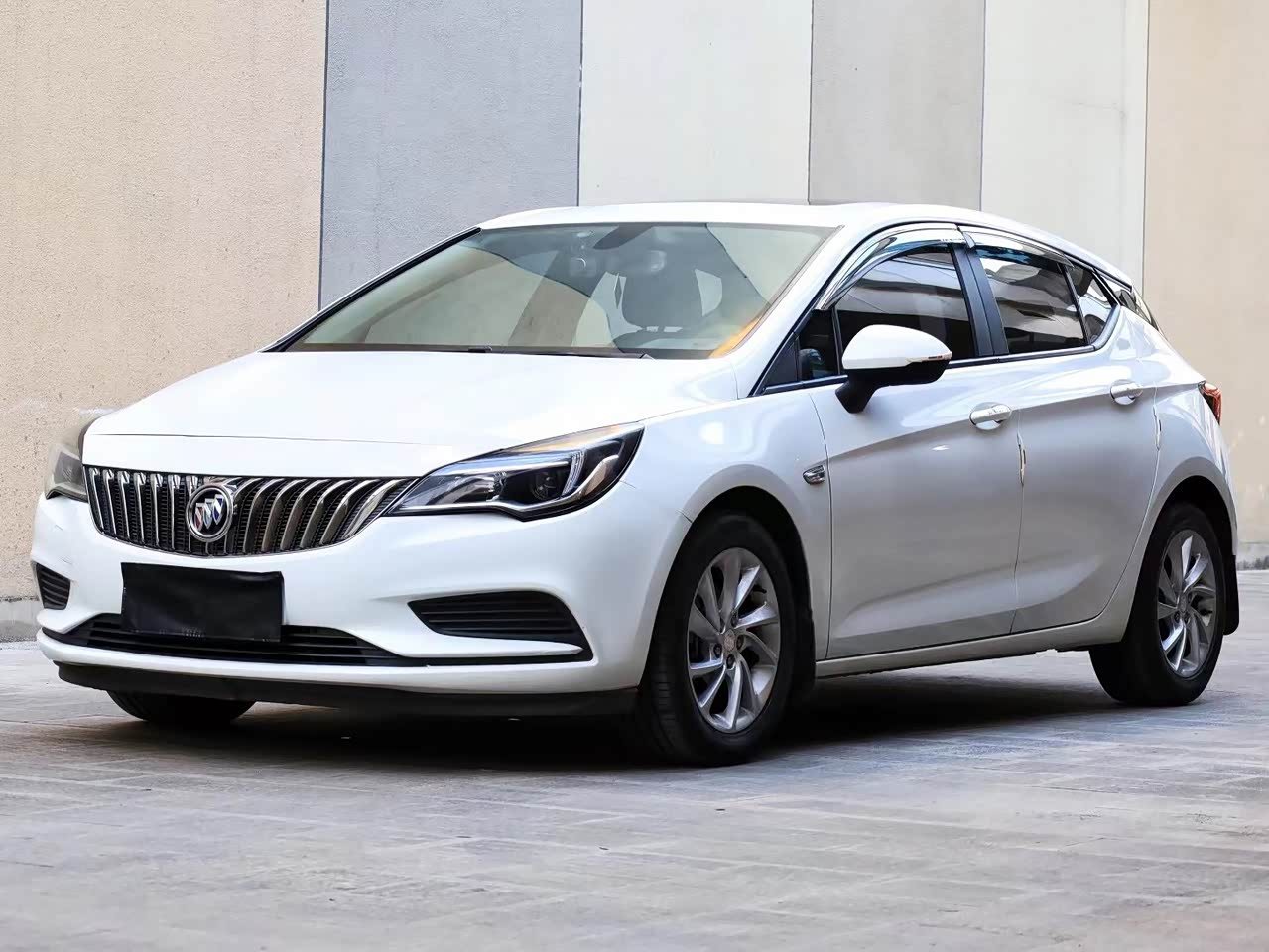 Verano 2018 Hatchback 15S AT Leading