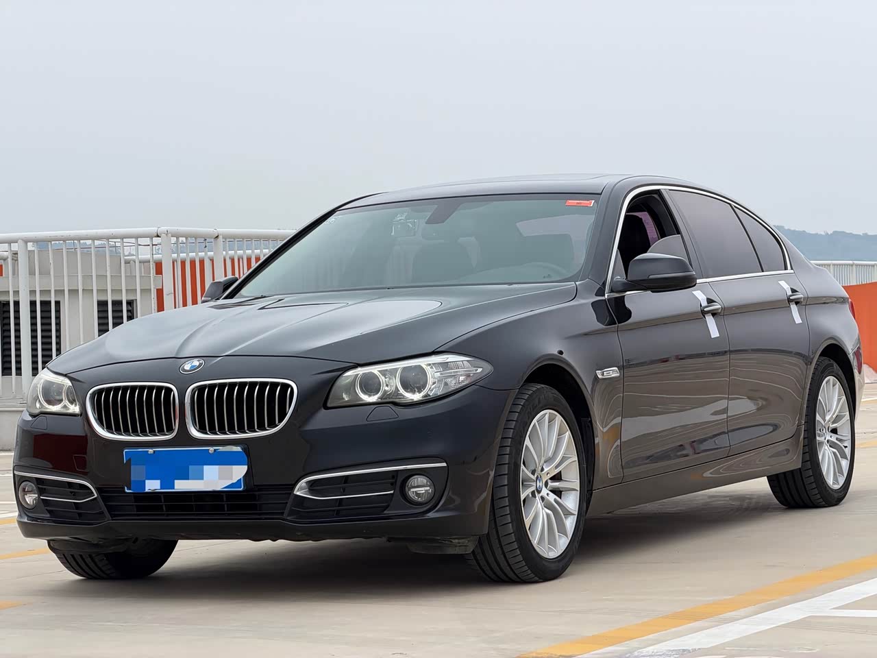 BMW5 Series 2014 525Li Luxury Design Package