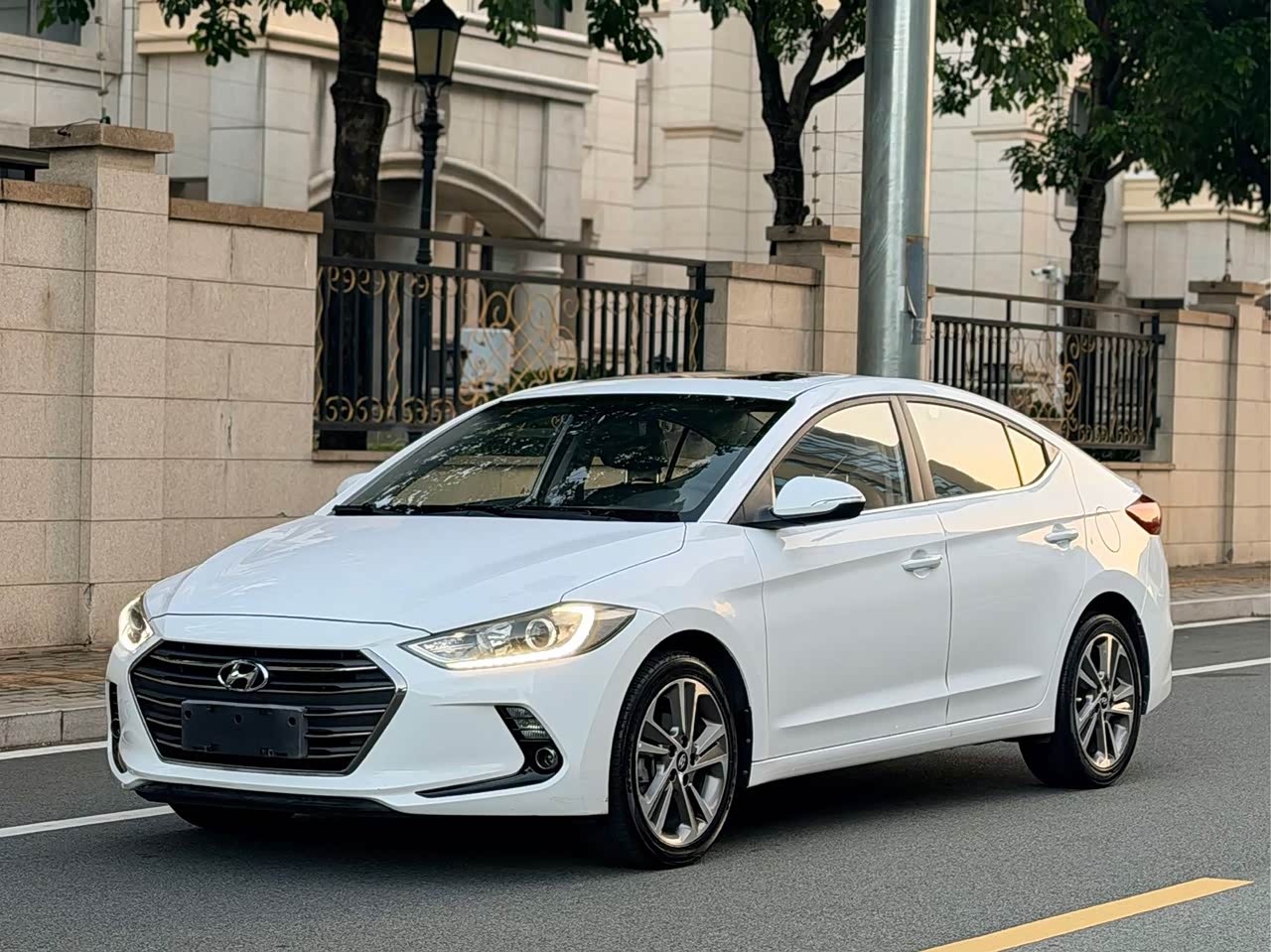 Elantra 2016 1.6L AT Smart Elite
