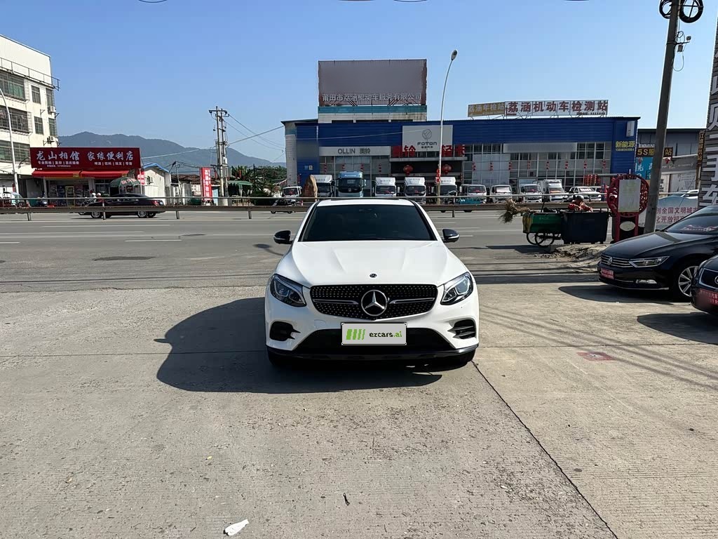 Mercedes-BenzGLC Coupe 2018 GLC 260 4MATIC Coupe SUV