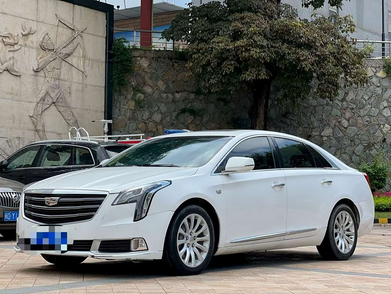 XTS 2018 28T Elite