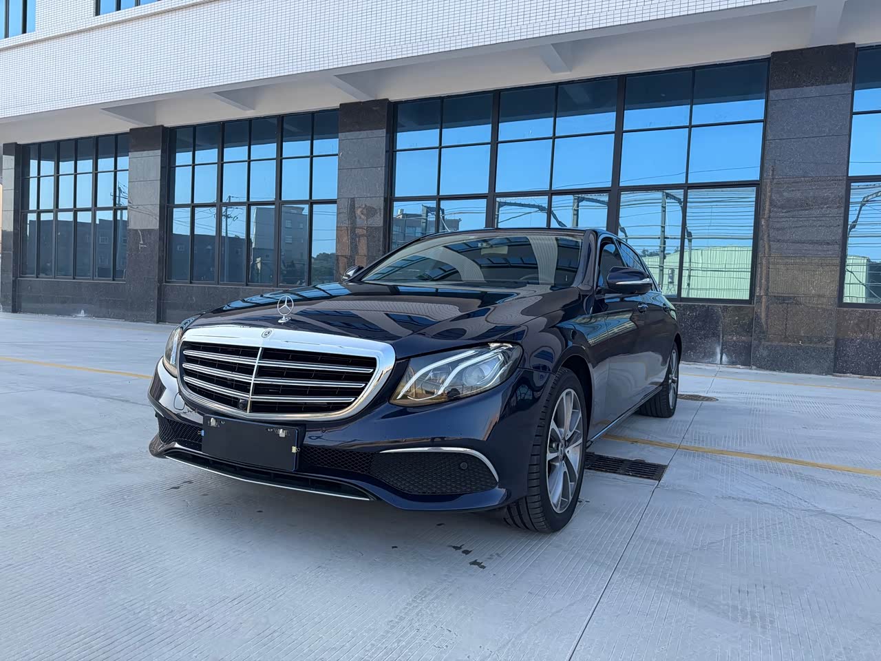 Mercedes-BenzE-Class 2019 Facelift E 300 L Luxury