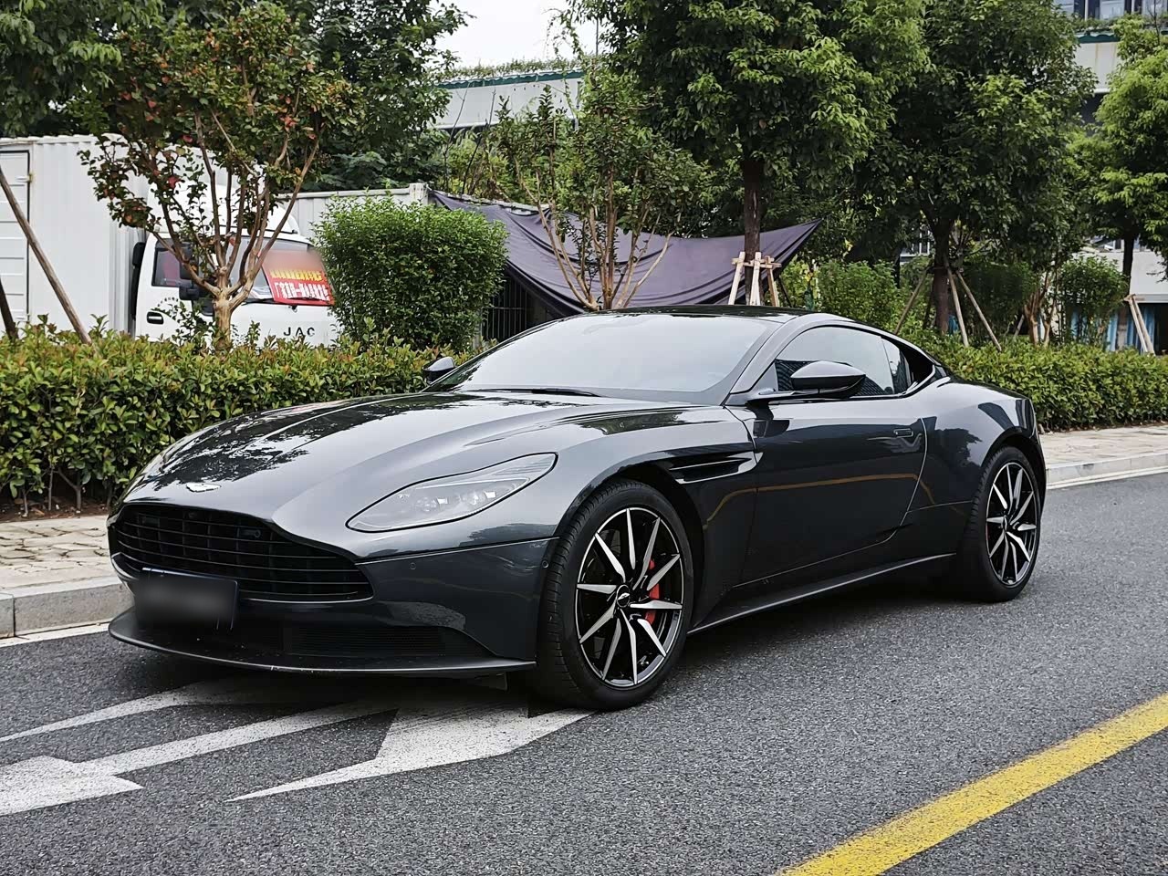 DB11 2019 4.0T V8 Coupe