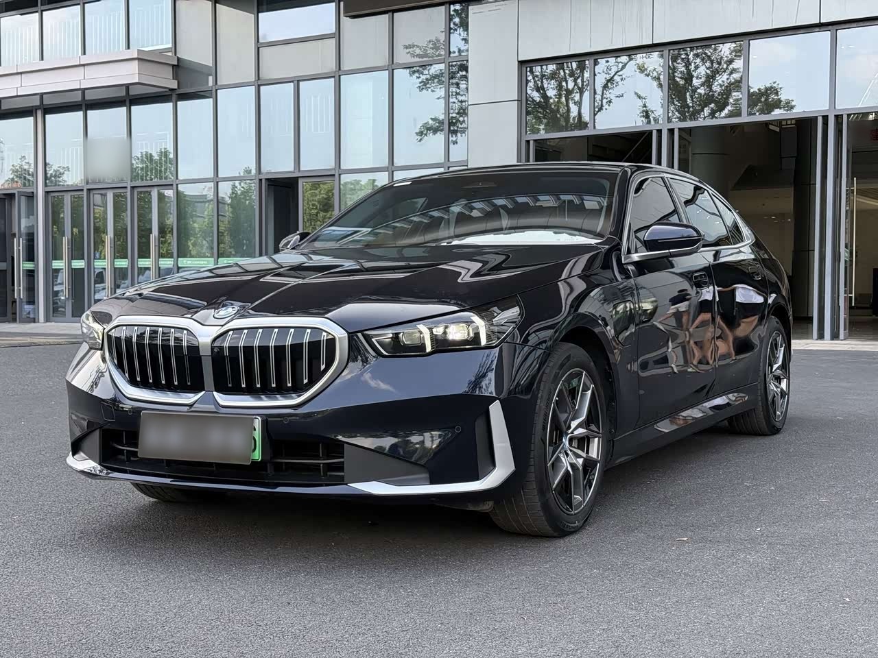 BMWi5 2024 eDrive 35L Exclusive Luxury