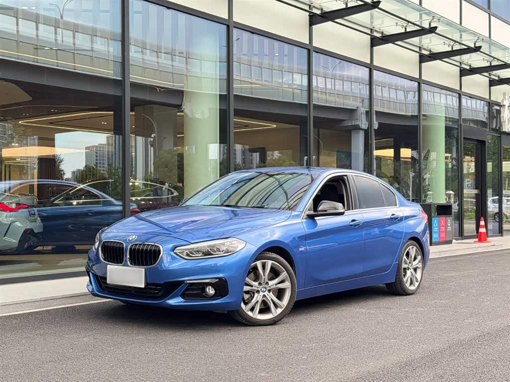 BMW1 Series 2018 120i Design Package