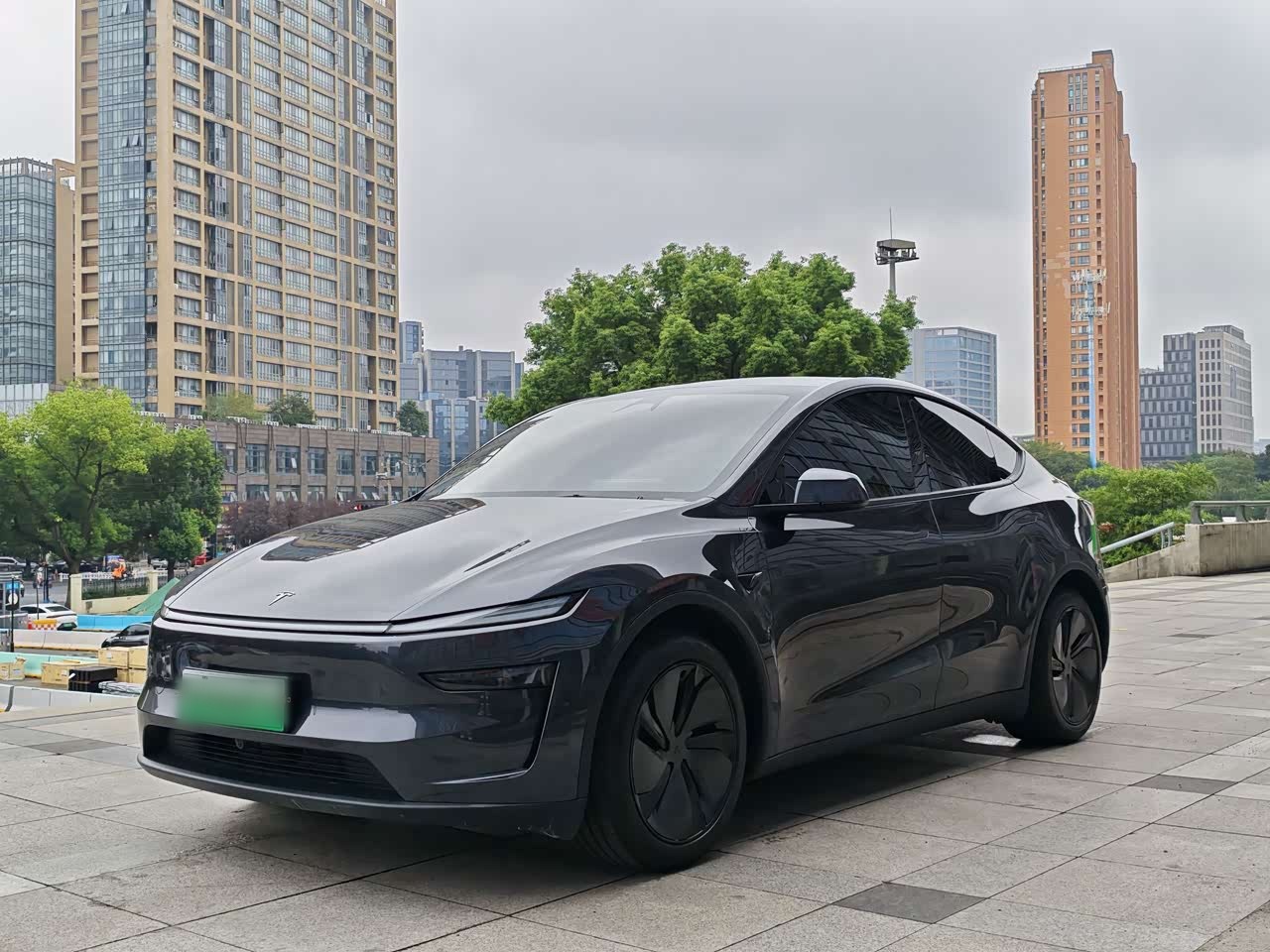 Model Y 2025 RWD