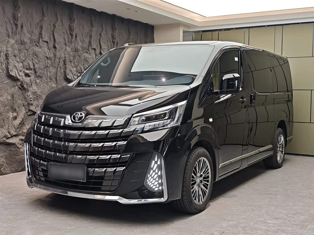 HIACE 2023 3.5L AT