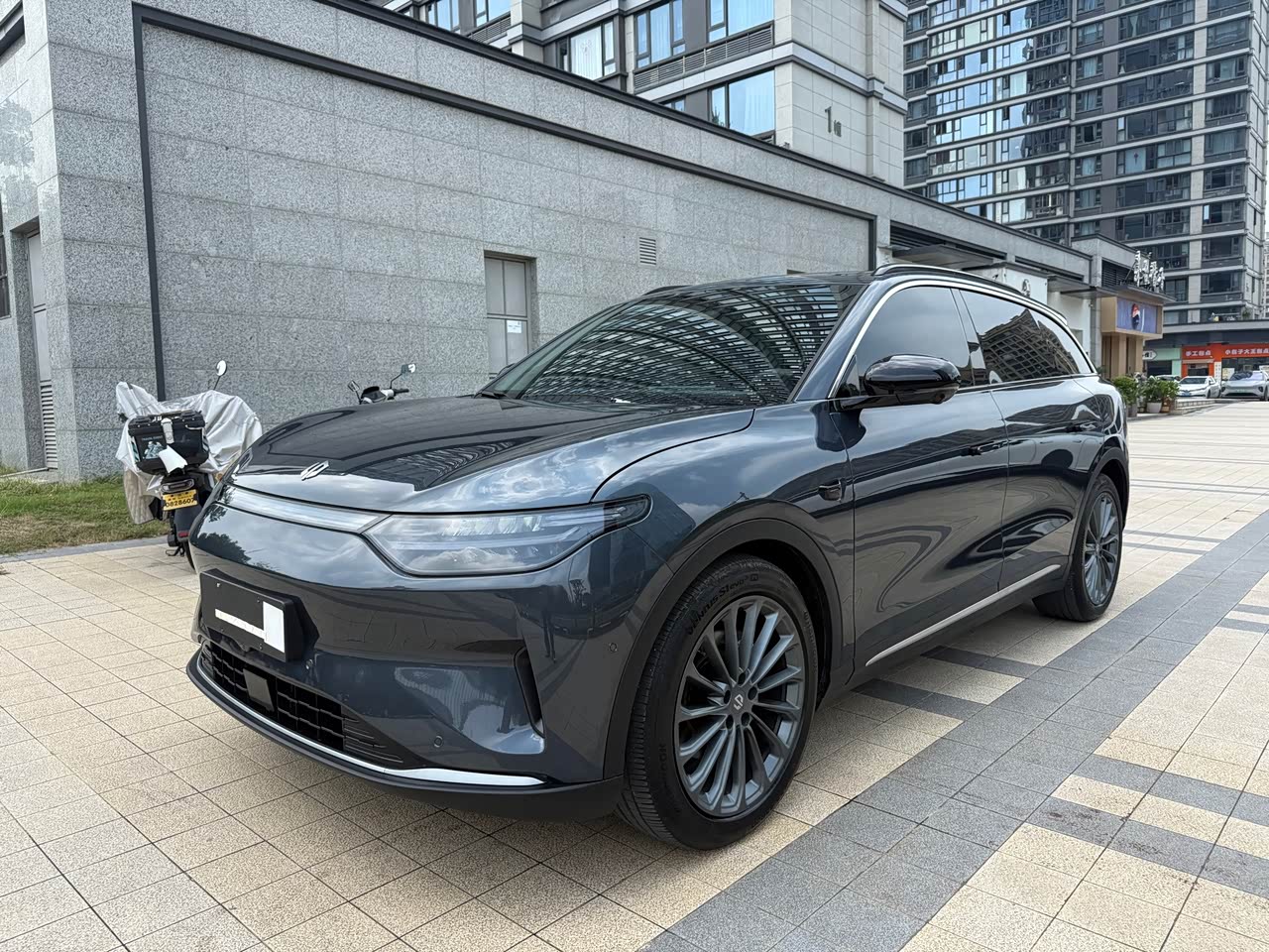 C11 2024 EV 580 Exclusive