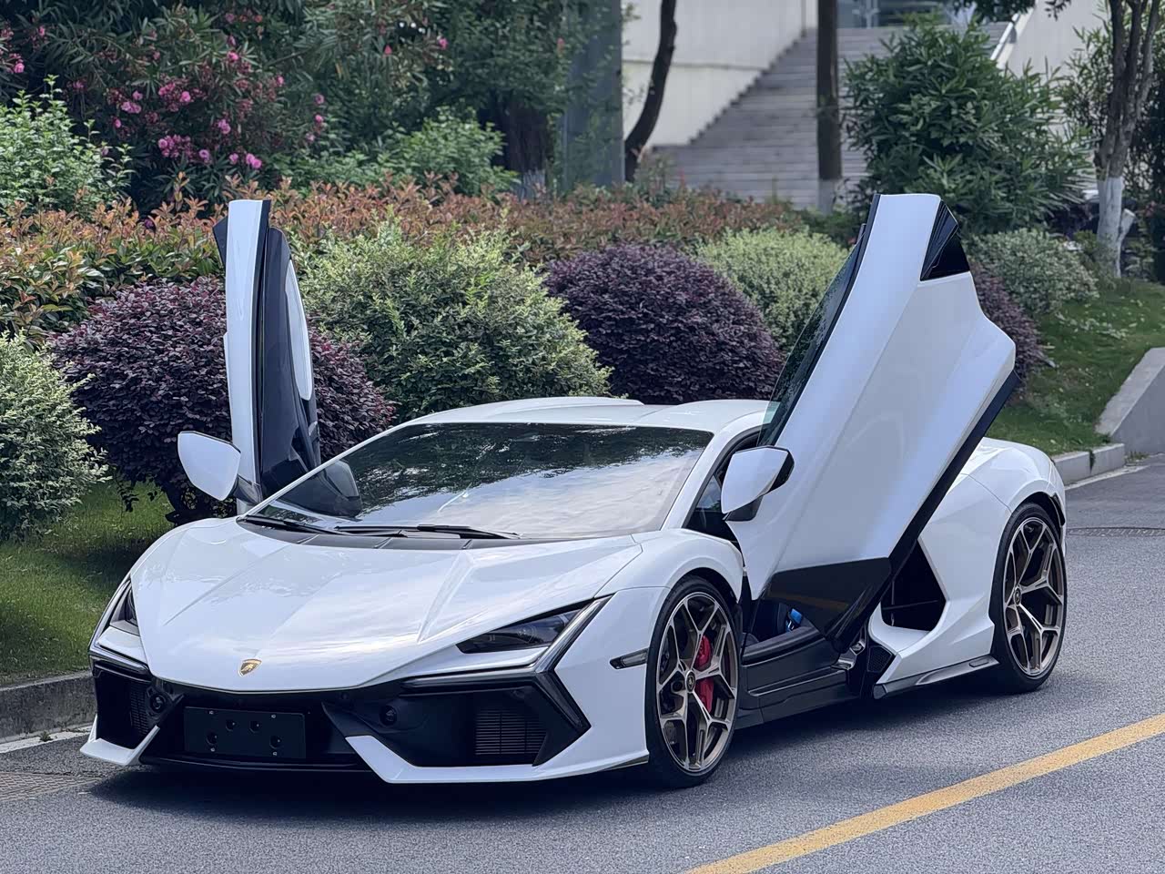 Revuelto 2023 6.5L PHEVStandard