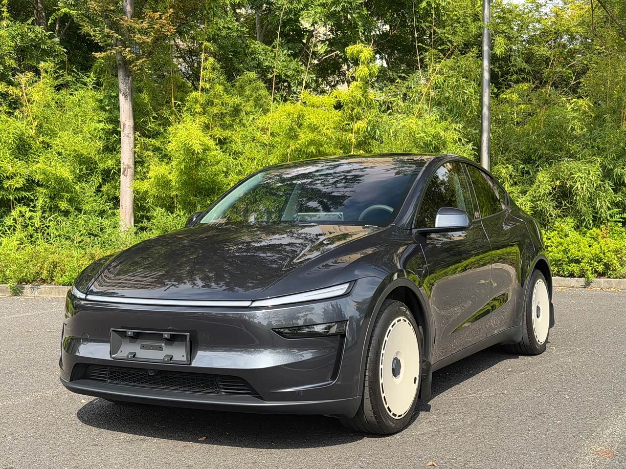 Model Y 2025 RWD