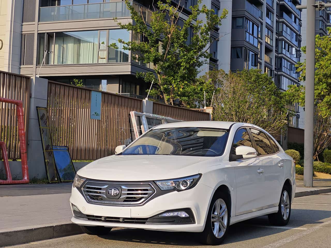 Bestune B30EV 2019 EV400