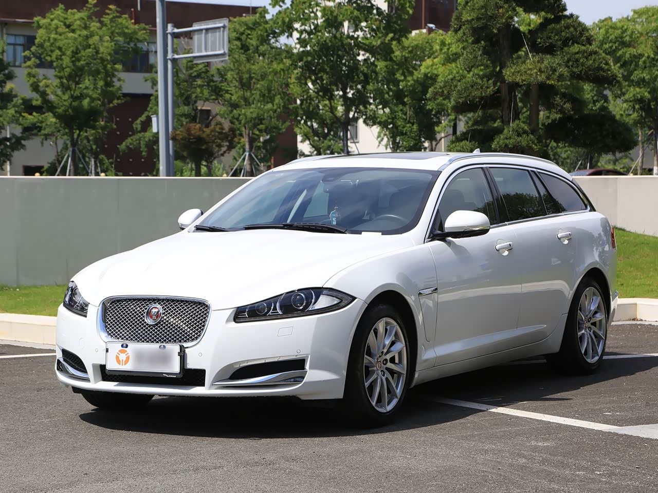 XF 2015 XF 2.0T Sportbrake Luxury
