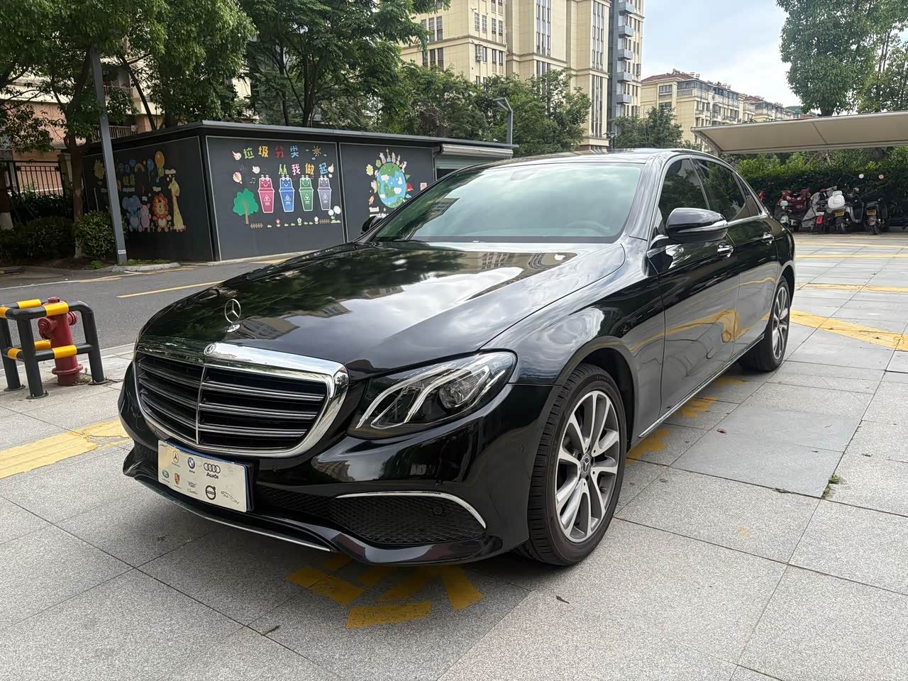 Mercedes-BenzE-Class 2019 E 260 L
