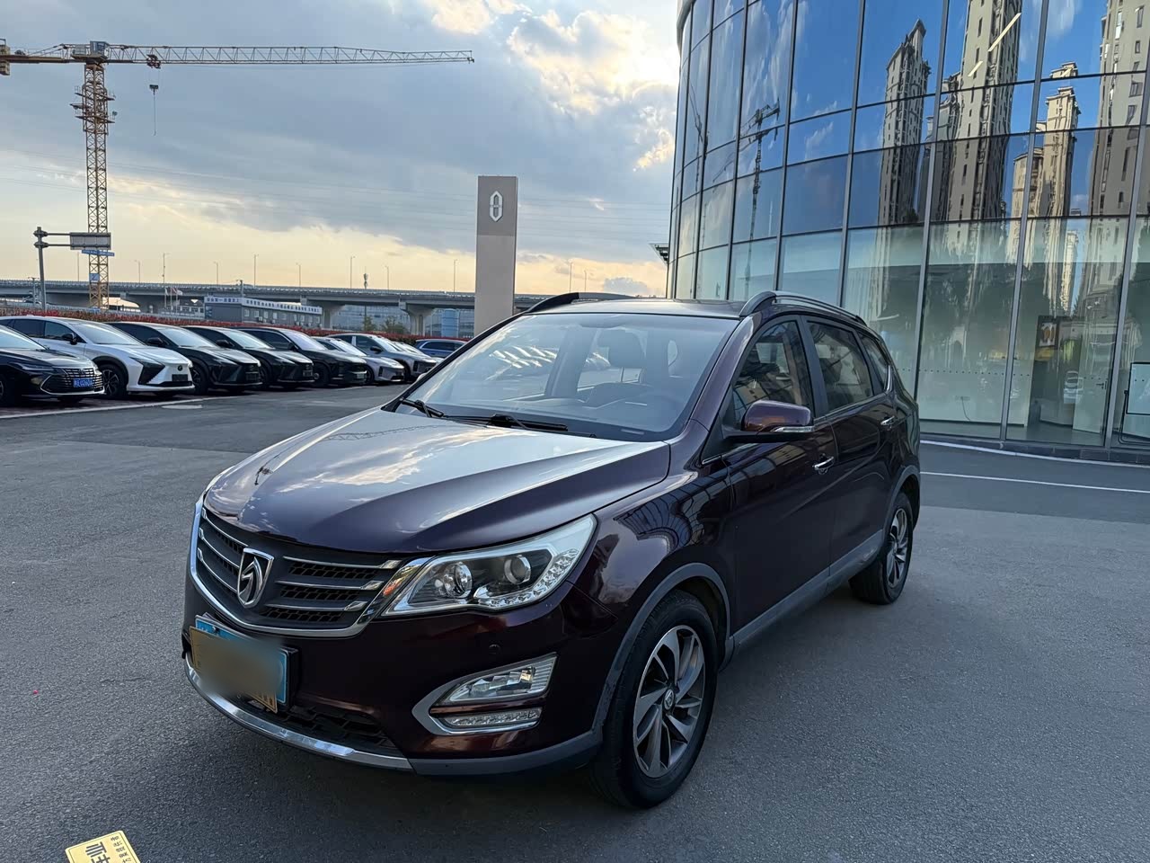 560 2015 1.8L MT Luxury