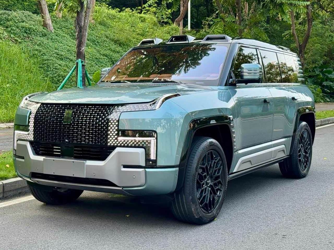 U8 2023 Luxury