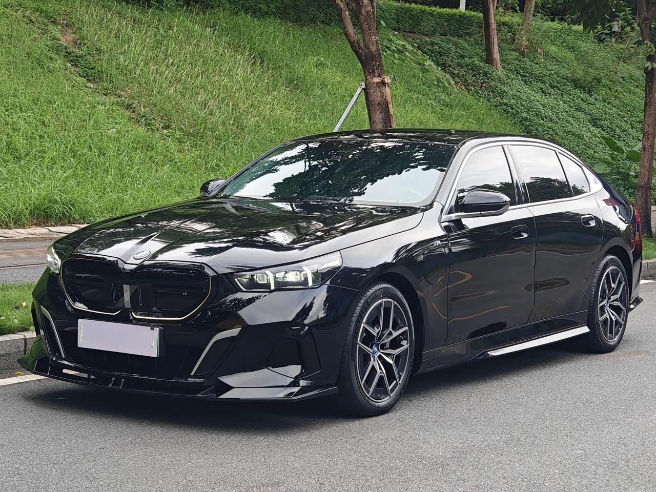 BMWi5 2024 eDrive 35L M Sport Package