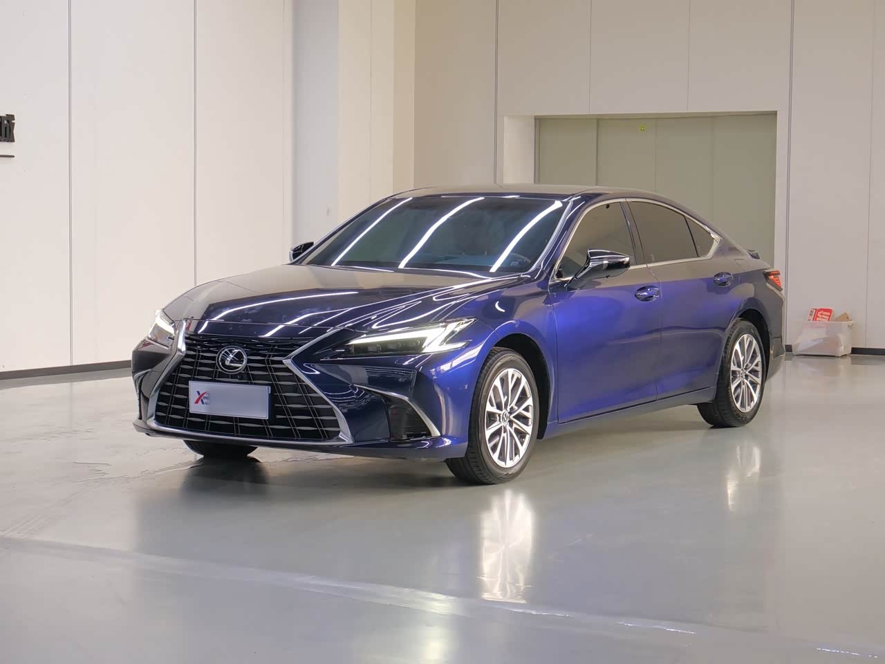 LexusES 2025 200 Exclusive