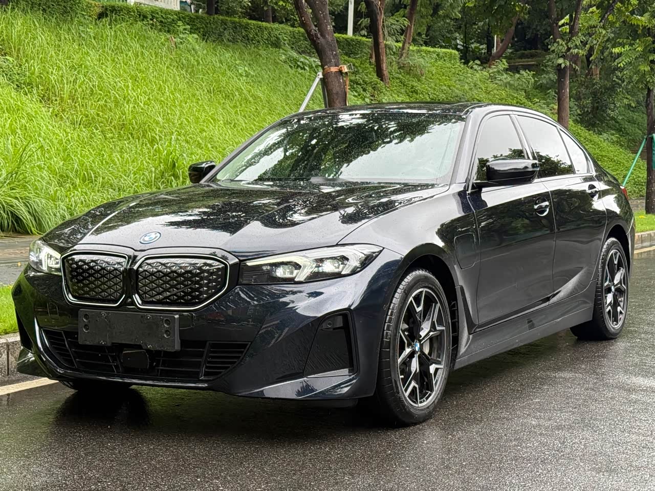 BMWi3 2025 eDrive 40 L M Night Package