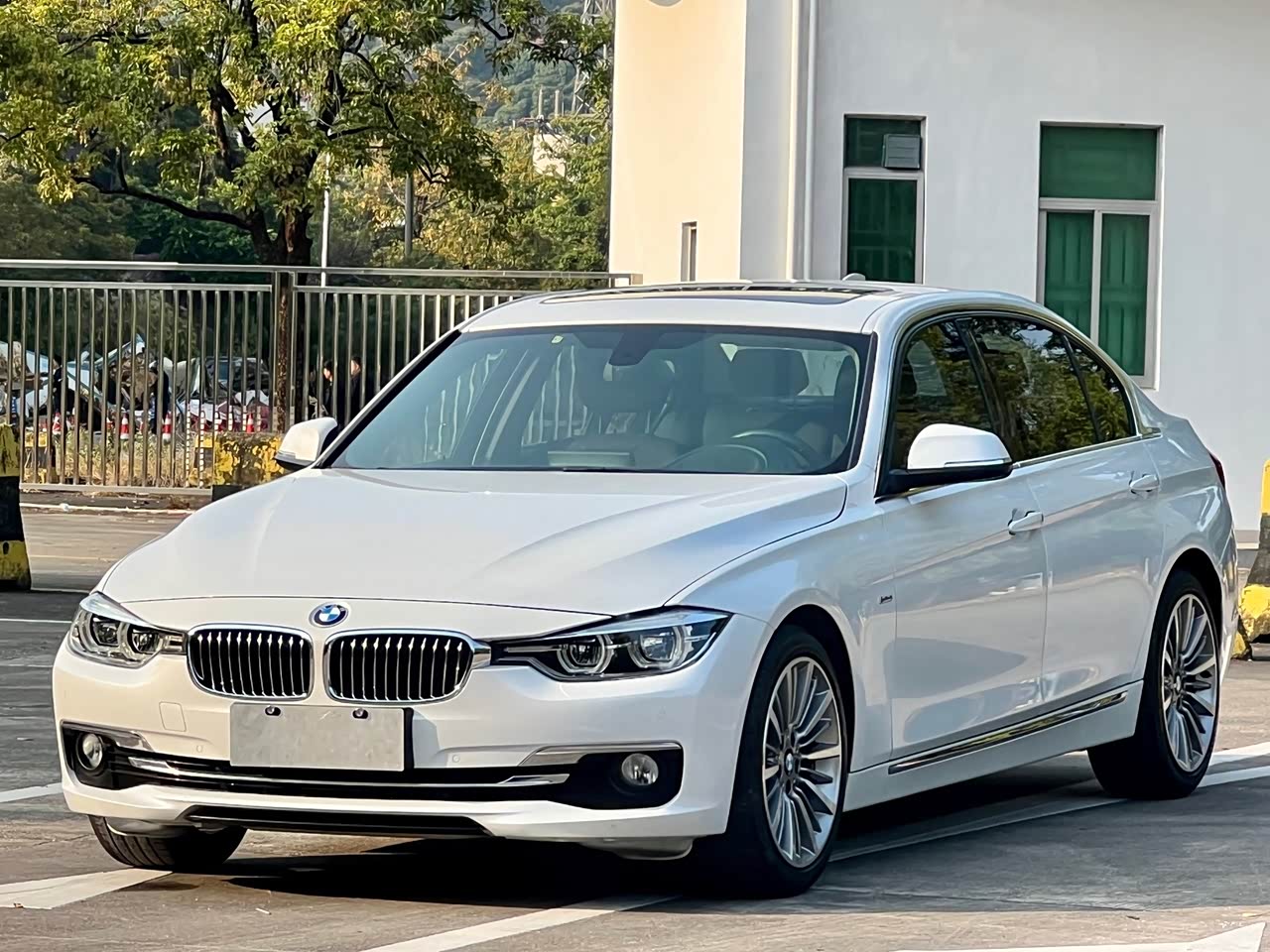 BMW3 Series 2017 320Li Luxury Design Package