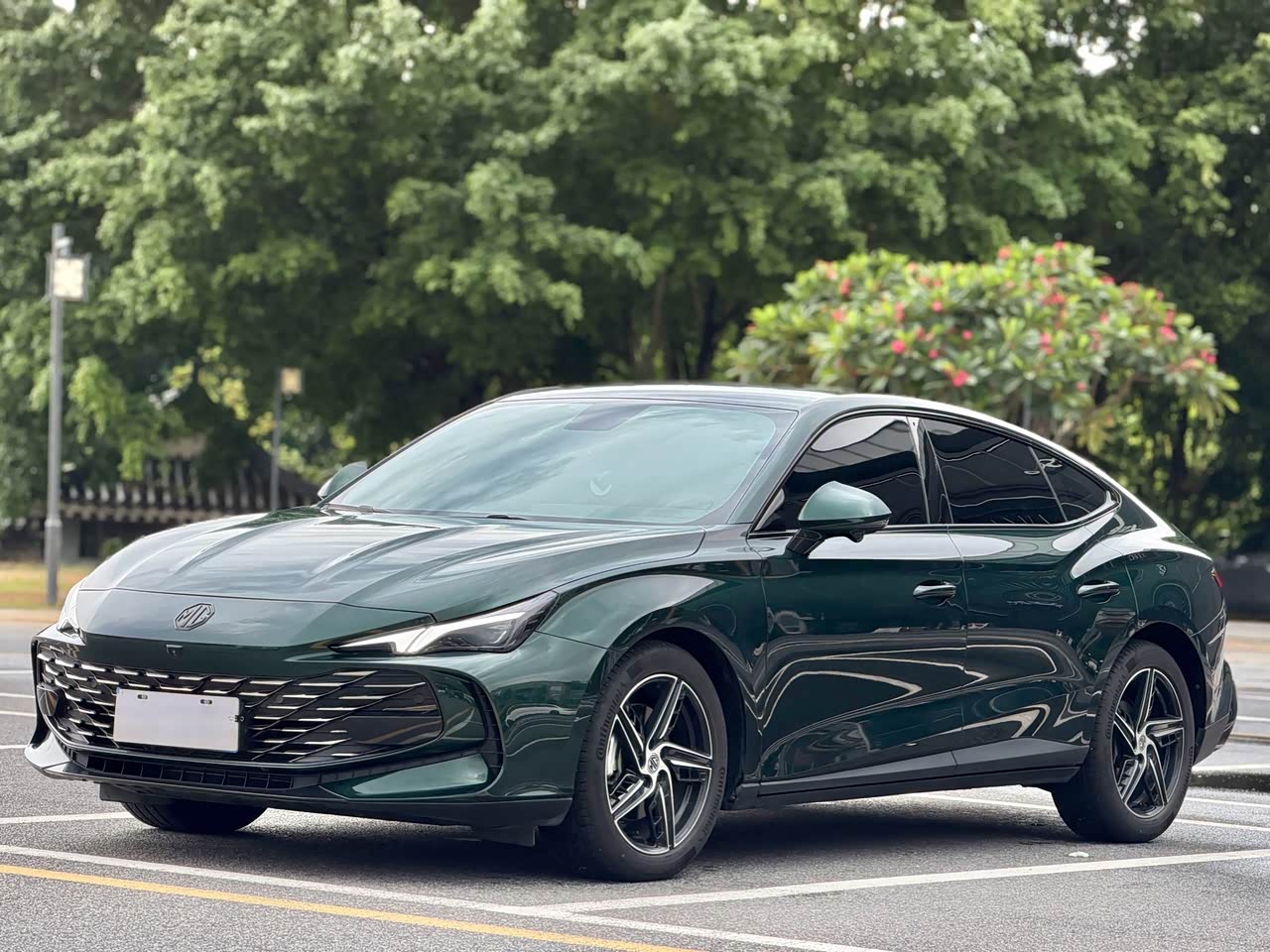 MG7 2023 1.5T DCTLuxury