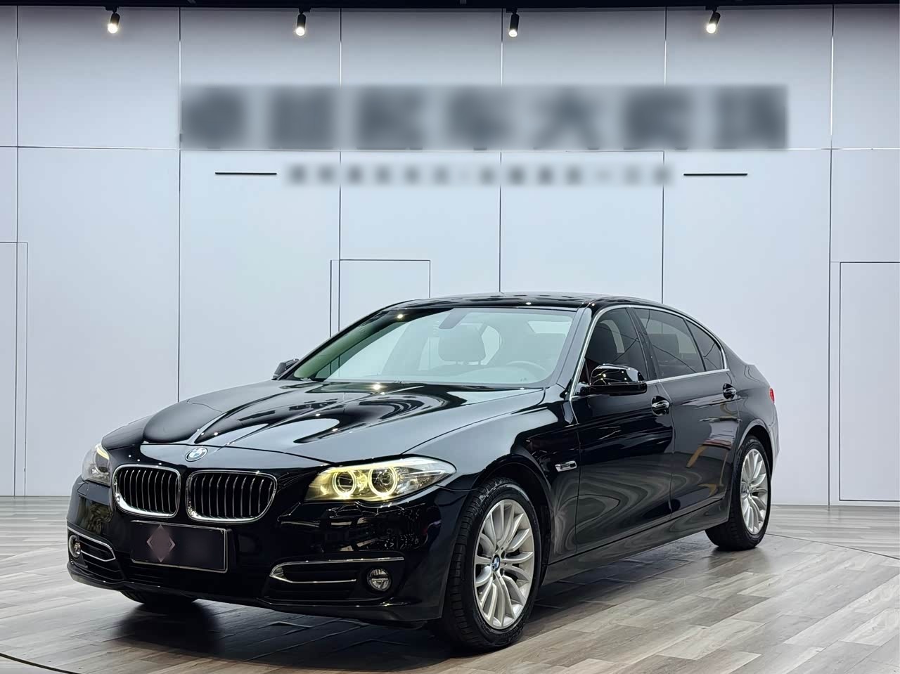 BMW5 Series 2014 525Li Luxury Design Package